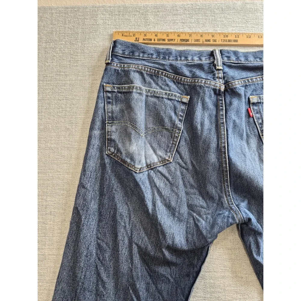 Levi's Jeans Mens 36x26 Blue Denim Preppy 5-Pockets Straight Leg Everyday Wear